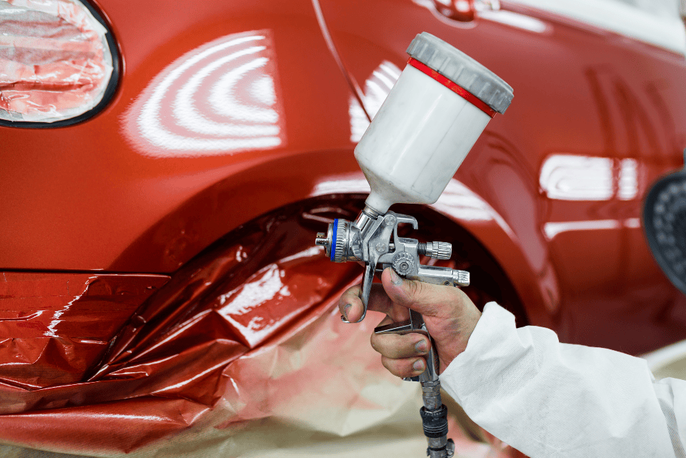 repintado automotriz con colores sólidos vs metalizados
